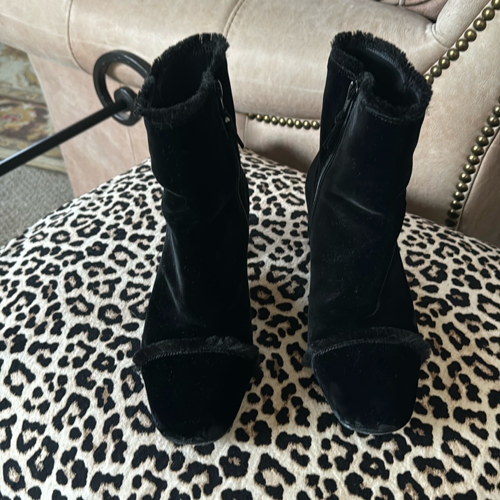 - Stuart Weitzman Black velvet on the Fringe bootie
